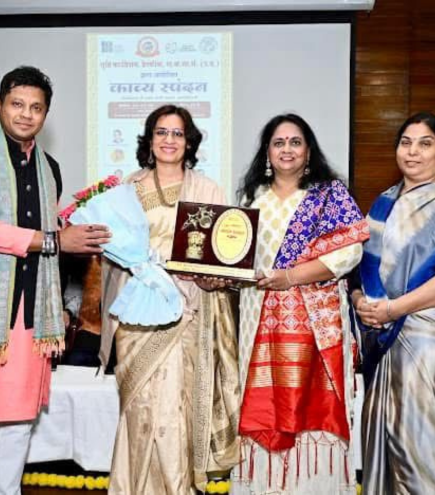Founder Chairman of WFPS, Mr. Sandy Shah & President of Delphic Maharashtra with Delphic Uttar Pradesh as a host of Delphic Verse/Kavya Spandan at National Gallery of Modern Art (NGMA), with Ms. Nidhi Chowdhary, IAS, Director, NGMA, Mr. Rajanvir Singh Kapur, IAS in Mumbai, India.